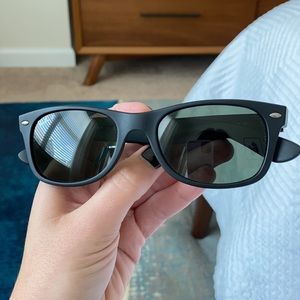 Rayban Polarized New Wayfarer Sunglasses